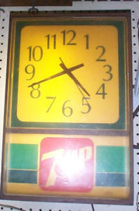 1970's 7-UP clock